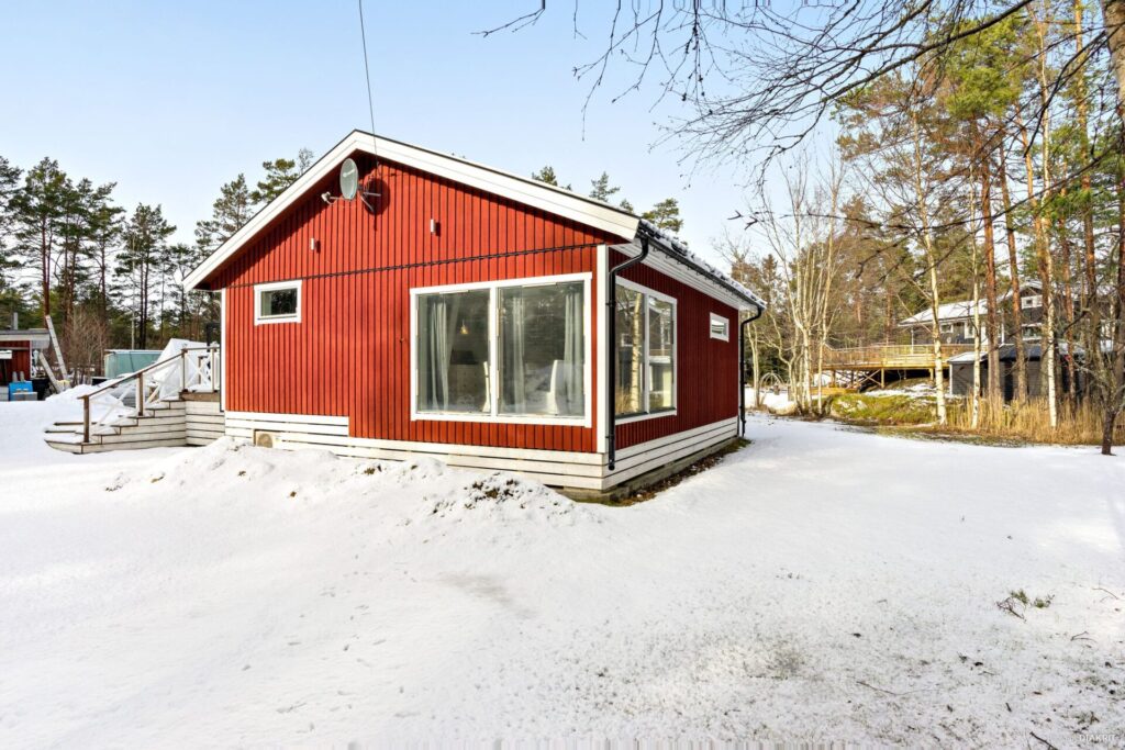 14. Ommalning av fasad villa Jarfalla Veddesta scaled 1