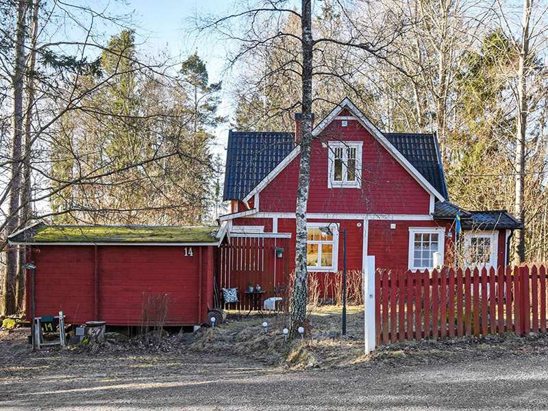 Fasadmalning takrenovering pa villa Sundbyberg Duvbo